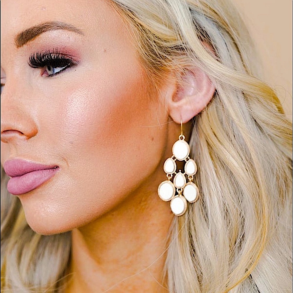 🆕🌿RUE 27: CREAM Wood w/Textured Dangling Drop Earrings